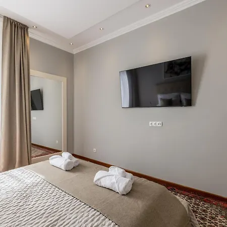 New! Elegant Downtown - Casa Kaja 아파트