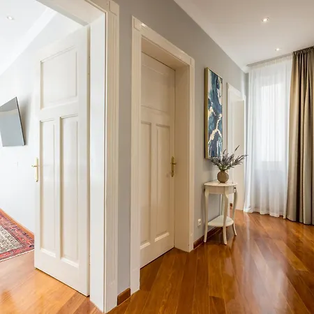 New! Elegant Downtown - Casa Kaja 스플리트
