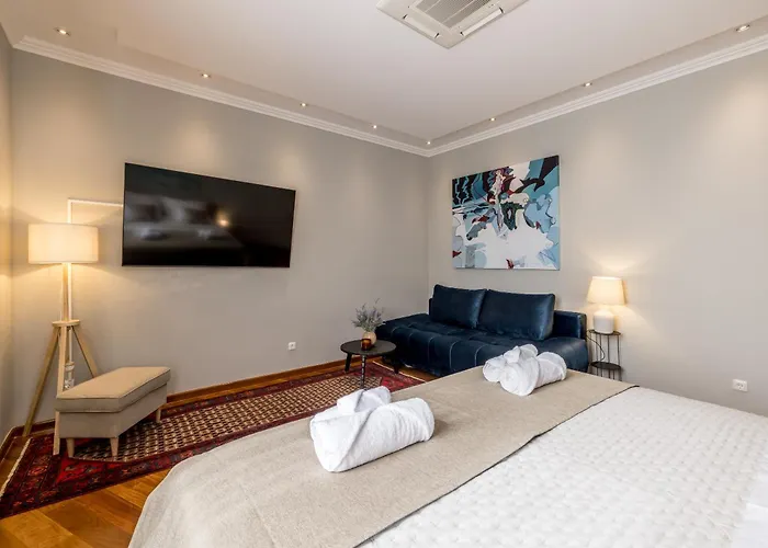 New! Elegant Downtown - Casa Kaja