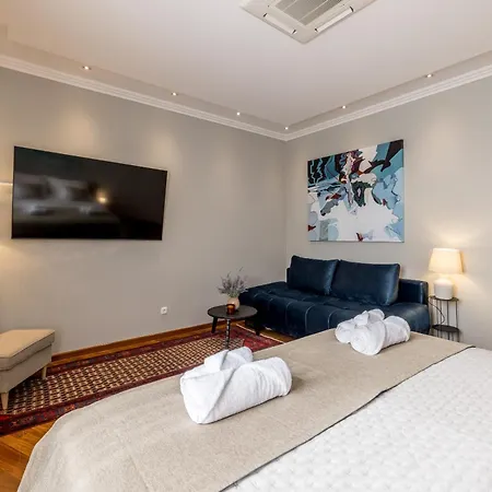 New! Elegant Downtown - Casa Kaja